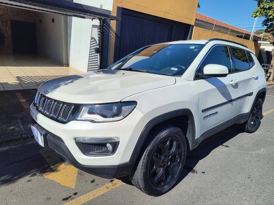 JEEP COMPASS 2.0 16V DIESEL LONGITUDE 4X4 AUTOMÁTICO JEEP COMPASS 2.0 16V DIESEL LONGITUDE 4X4 AUTOMÁTICO
